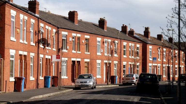 Wanted, 4/5+ bedroom houses, HMO's and house shares ASAP