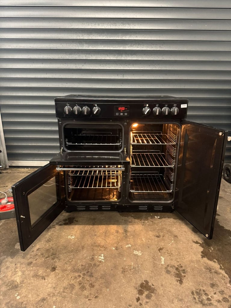 Black Belling Farmhouse 90e cm Range cooker comes with 3 months warranty, Ref:19596