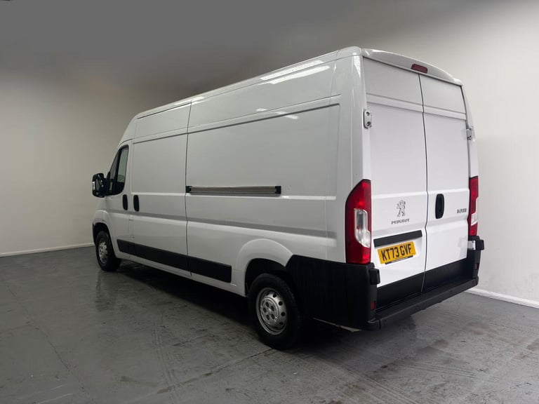  Peugeot Boxer 2.2 BlueHDi 335 Professional Premium + L3 High Roof Euro 6 (s/s) 5dr Diesel Manual
