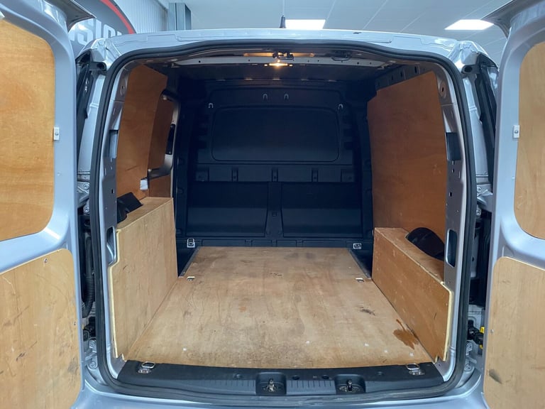 2021 Volkswagen Caddy 2.0 TDI C20 Commerce Pro SWB Euro 6 (s/s) 5dr PANEL VAN Diesel Manual