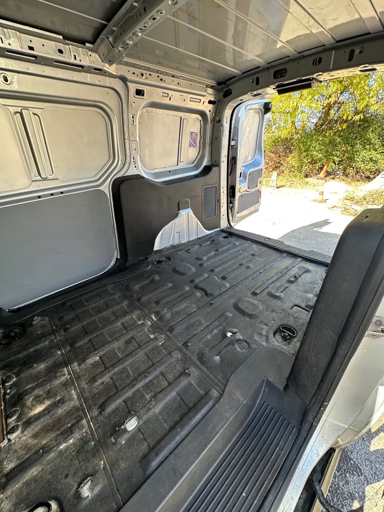 2014 Ford Transit Connect Trend LWB A/C FSH Cam belt done April MOT