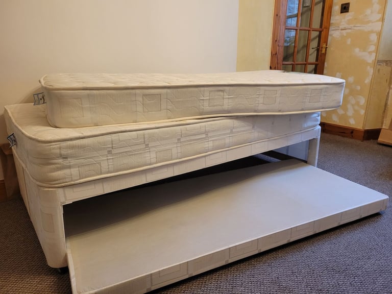 3ft Single bed with pull out 2ft6 spare bed 