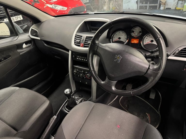 2011 Peugeot 207 1.4 Active 5dr HATCHBACK PETROL Manual
