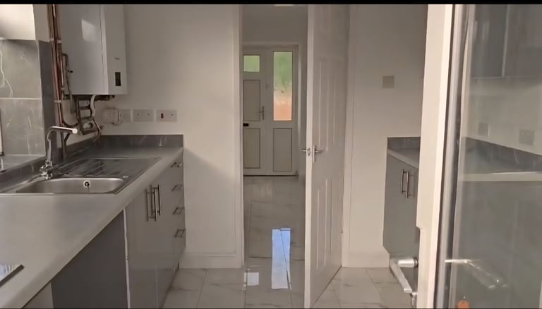3 bedroom semi detached house to let 