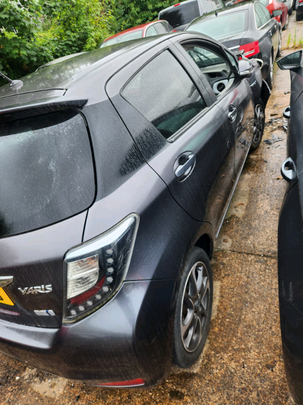 Breaking spare parts Toyota yaris mk3