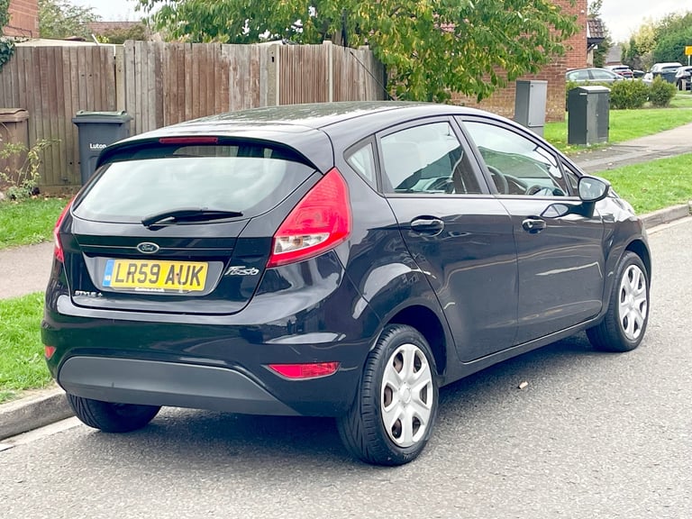 FORD FIESTA 1.2 STYLE 5 DOOR FULL YEARS MOT LOW MILEAGE SERVICE HISTORY RELIABLE RUNNER 
