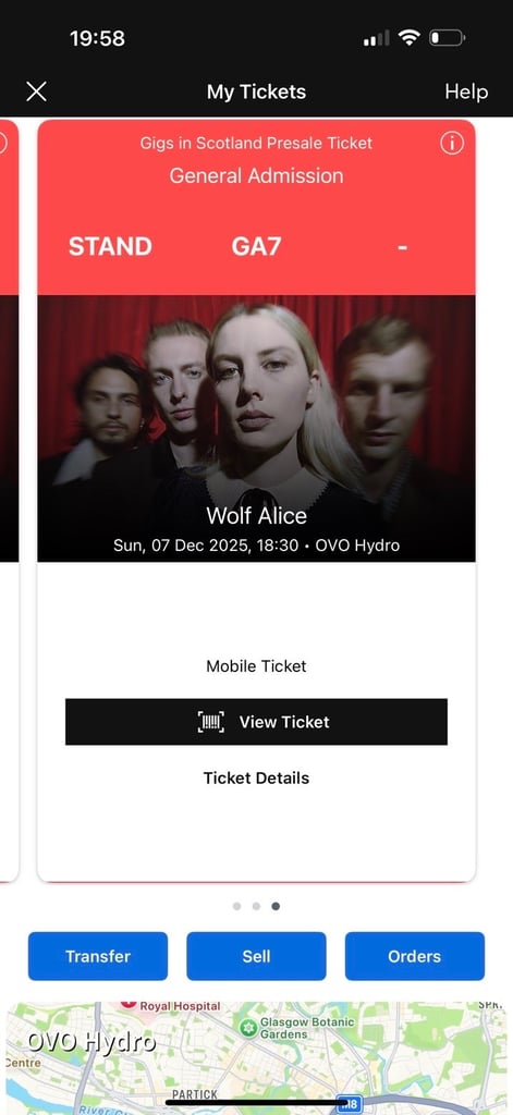 Wolf Alice standing Glasgow hydro 