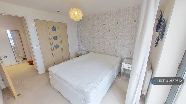 2 bedroom flat in Lochinvar Drive, Edinburgh, EH5 (2 bed) (#2650842)