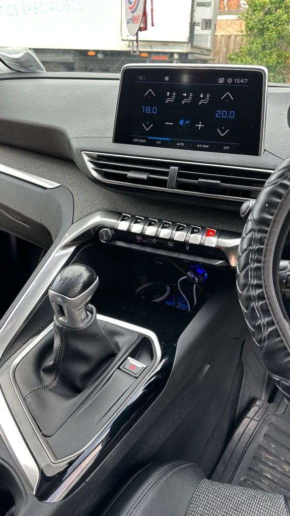 Peugeot, 3008, Hatchback, 2018, Manual, 1199 (cc), 5 doors