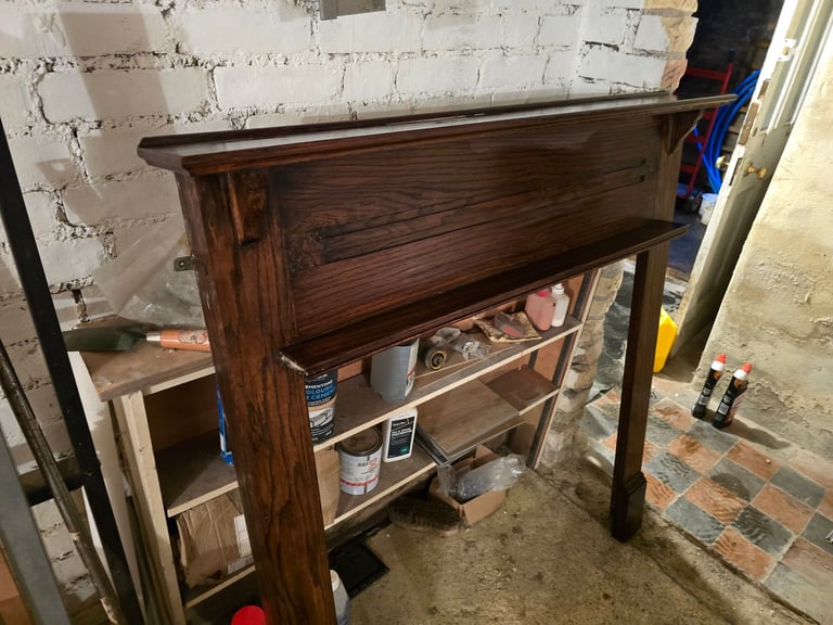 Fireplace mantel & surround 