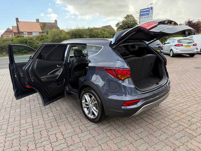 2017 Hyundai Santa Fe 2.2 CRDi Blue Drive Premium SE Auto 4WD Euro 6 (s/s) 5dr (7 Seat) ESTATE Di...