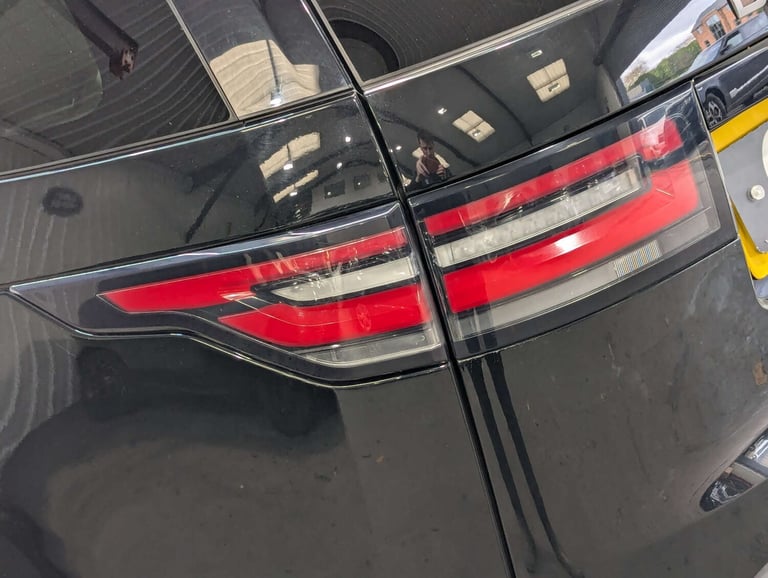 2017 Land Rover Discovery 2.0 Discovery HSE SD4 Auto 4WD 5dr SUV Diesel Automatic