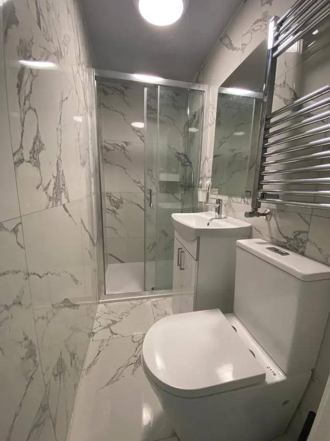 R2HMO/SL Modern 6 Bed House in Uxbridge UB8