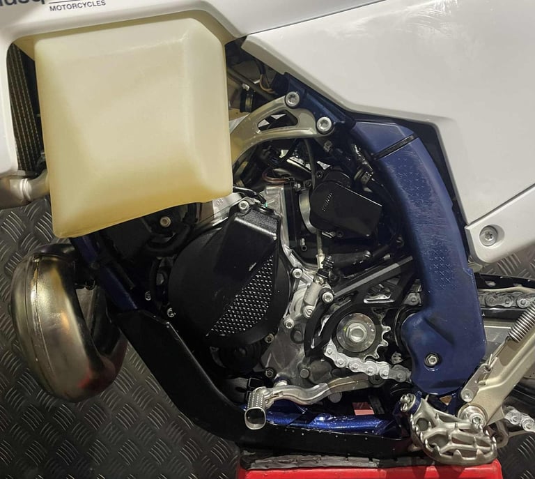 2025 HUSQVARNA 150 TPI...15 HOURS....CLEAN EXAMPLE....£6995.....MOTO X CHANGE 