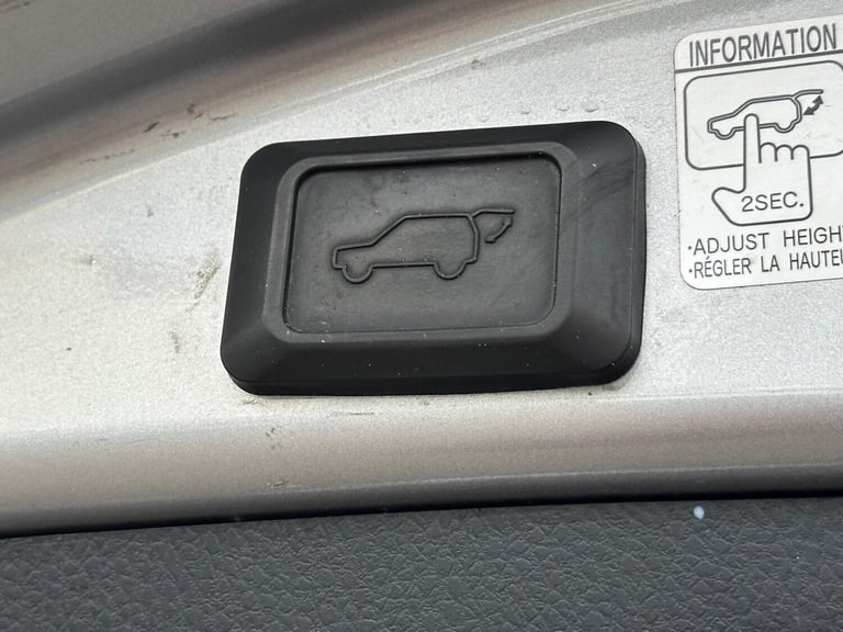 2017 Toyota RAV4 2.5 VVT-h Business Edition Plus CVT Euro 6 (s/s) 5dr (Safety Sense, Nav) ESTATE ...