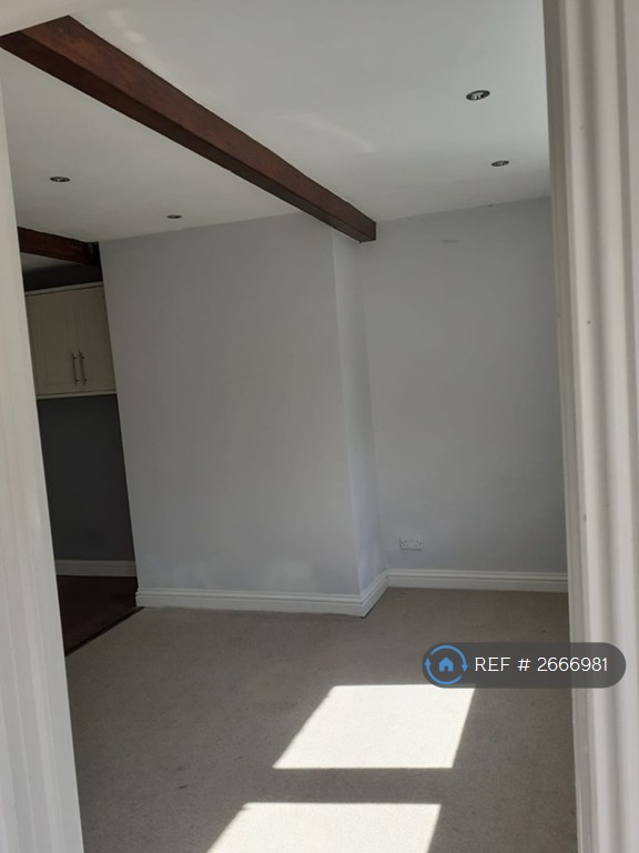 2 bedroom house in Worthing Head Road, Bradford, BD12 (2 bed) (#2666981)
