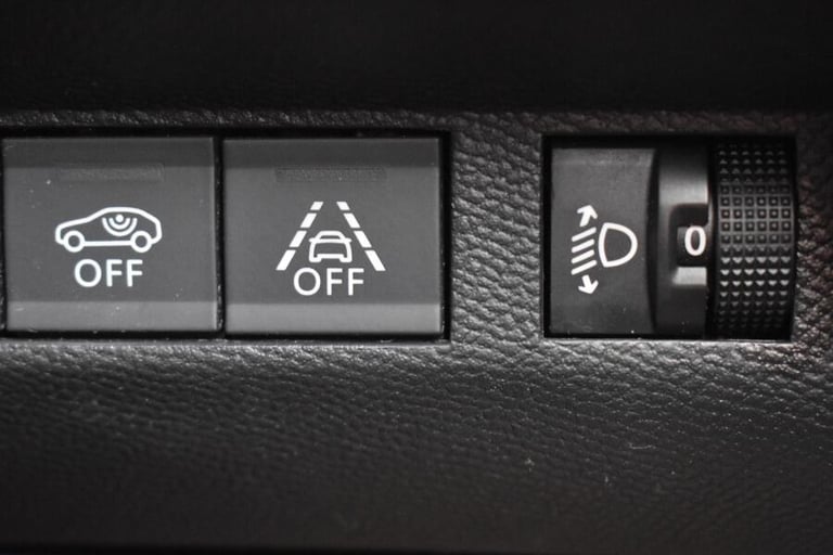 2021 Peugeot 208 1.2 PureTech Allure Hatchback 5dr Petrol EAT Euro 6 (s/s) (130 ps) HATCHBACK Pet...