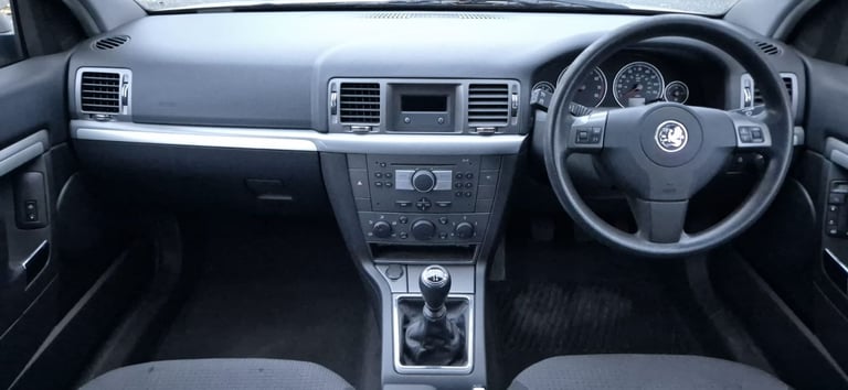 MOT: 21/10/2026. Owned since 2012. Low miles. Well cared for - 2007 Vauxhall Vectra Exclusiv 1.8