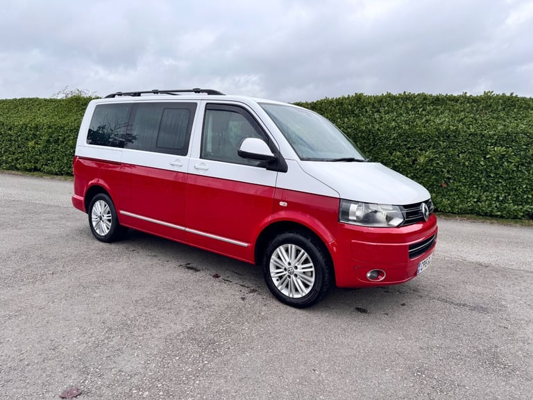 image for 2015 Volkswagen Caravelle 2.0 BiTDi BlueMotion Tech Executive 180 5dr DSG MPV Diesel Automatic