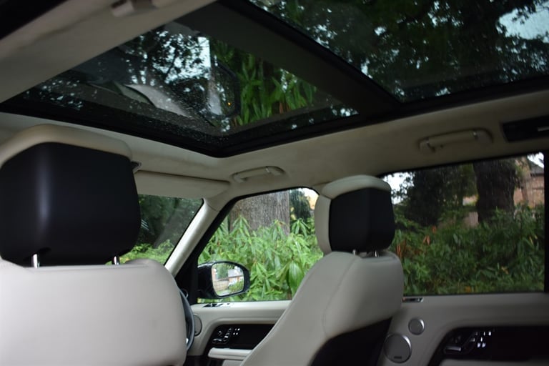 2019 Land Rover Range Rover V8 AUTOBIOGRAPHY+Top of the range model! Estate Petrol Automatic
