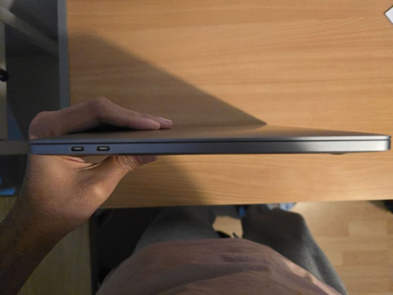 MacBook Pro 2019, 13.3 - inch, i5 processor