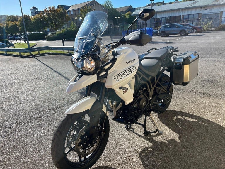 TRIUMPH TIGER 800 XRX- LOW MILEAGE 2018