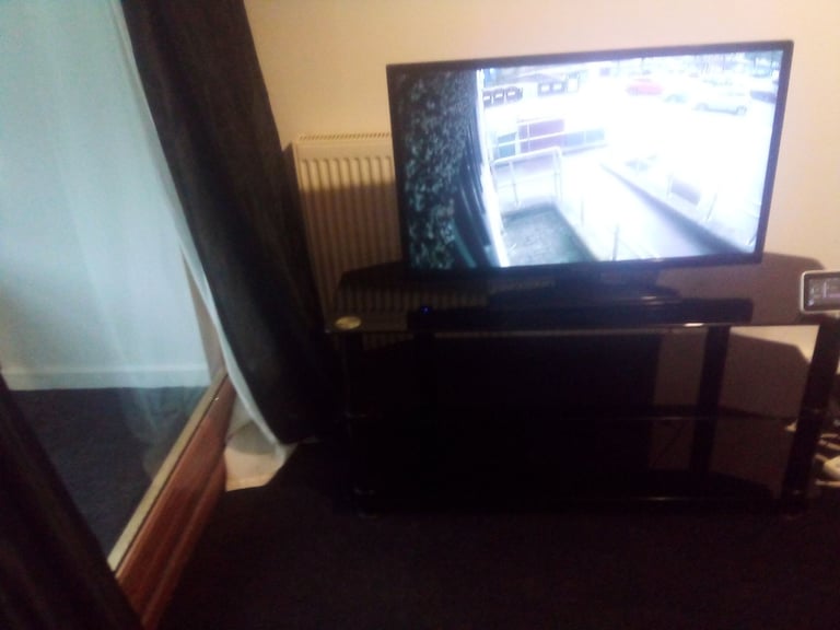 image for 32 inch tv freeview with glass unit