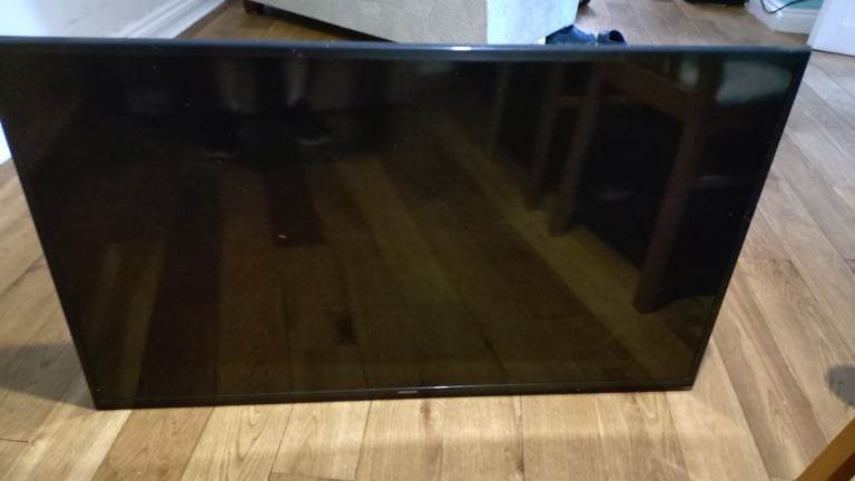 Samsung UE43KU6000K LED TV is a 43-inch Smart TV