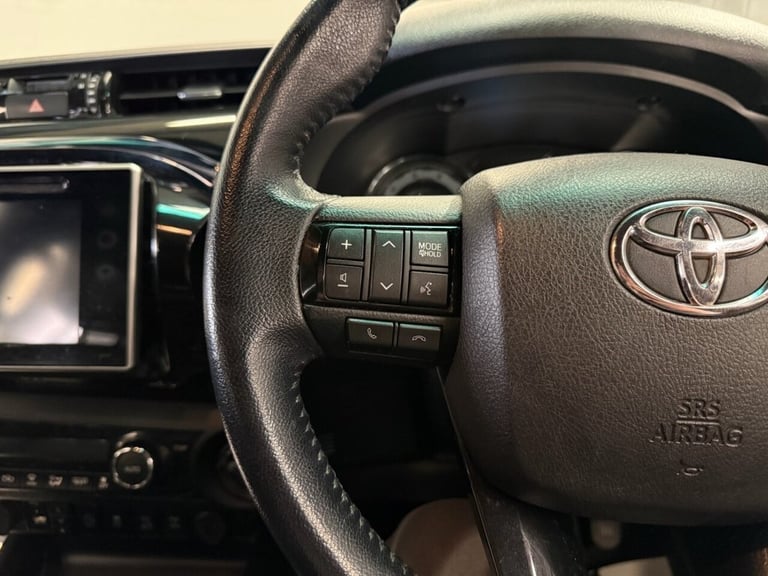 2018 68 TOYOTA HI-LUX 2.4 D-4D INVINCIBLE X PICKUP DOUBLE CAB 4DR DIESEL AUTO 4W