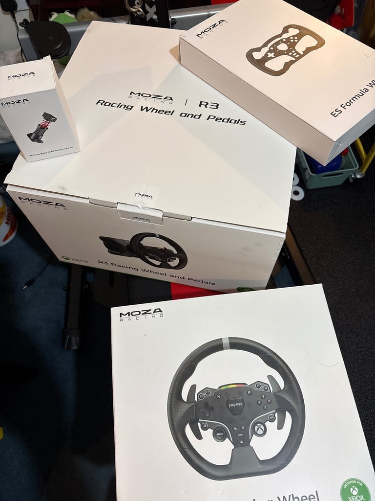 image for Moza R3 Wheel and Pedal Set Bundle 