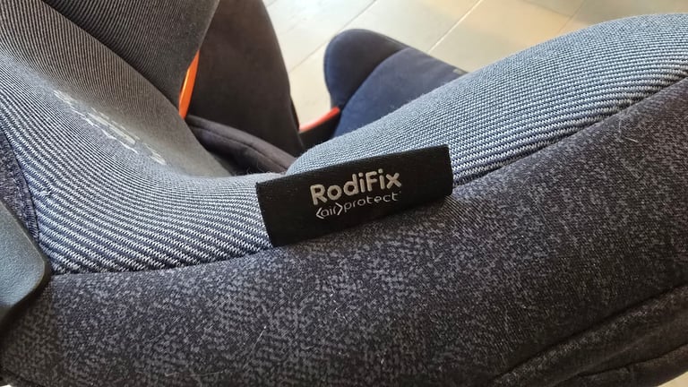 *** Booster car seat for children from 15 to 36 kg*** 