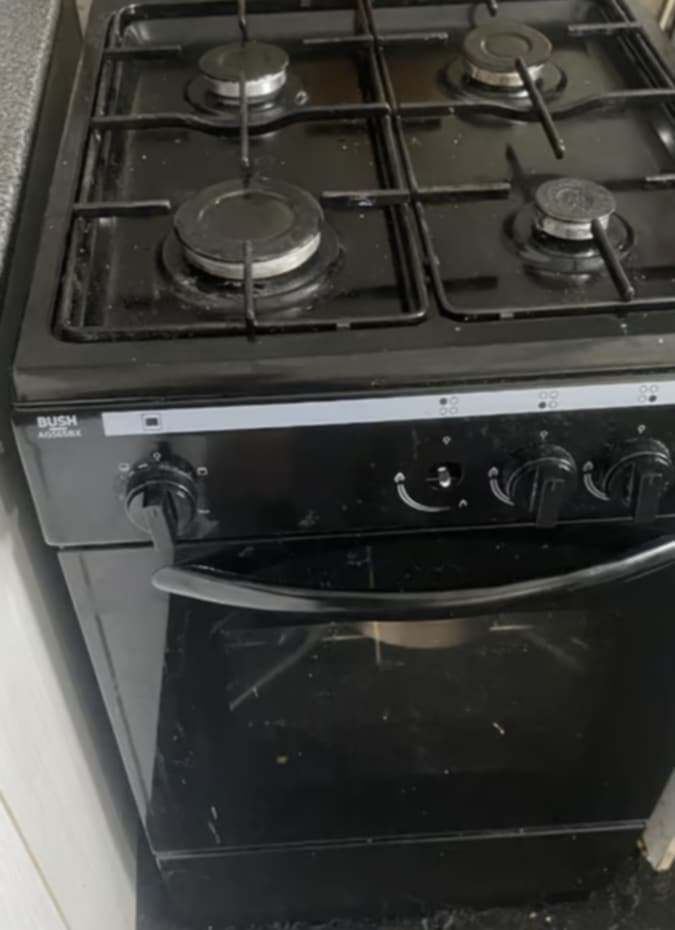 black gas cooker , can deliver