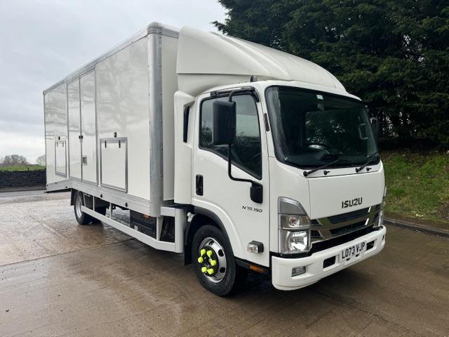 2024 ISUZU N75.190 Euro 6 19ft6 box covered car transporter 1477kms manual a/c