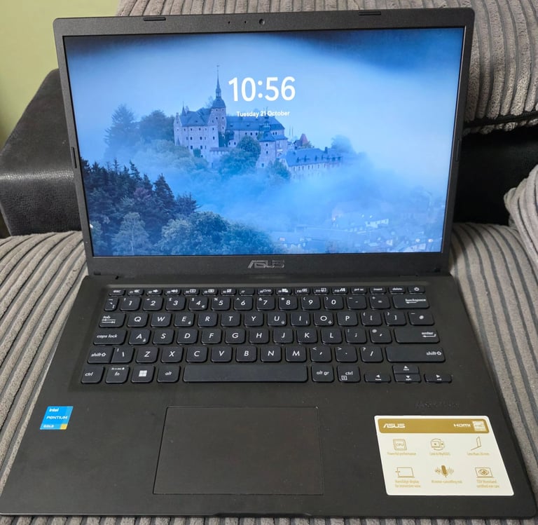 Asus 14 inch Laptop. Intel Pentium Gold