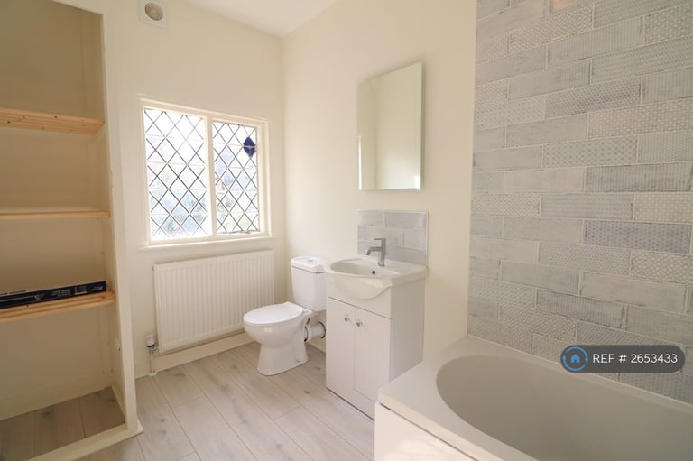 2 bedroom house in Church Cottages, Shere, Guildford, GU5 (2 bed) (#2653433)
