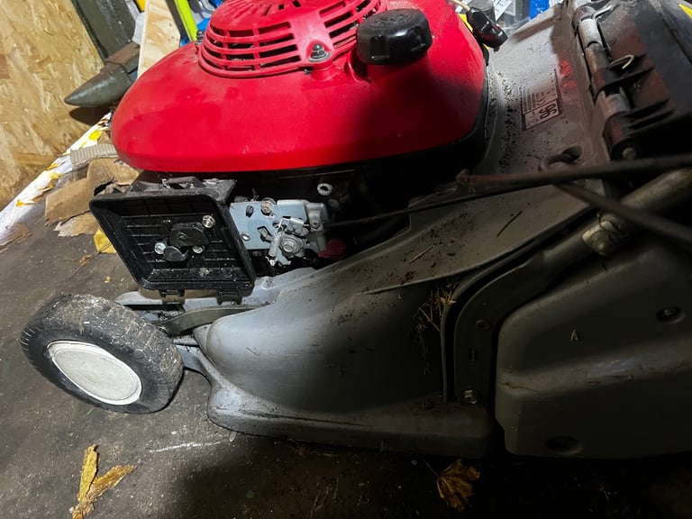 2 Honda lawnmowers for sale spares and repairs 