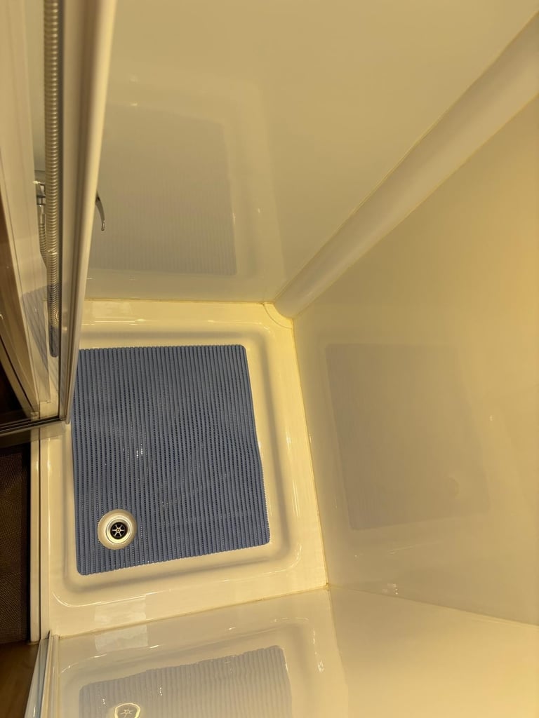 2017 BAILEY UNICORN VALENCIA, 4 BERTH CARAVAN ALDE, A/C, WITH A FIXED BED