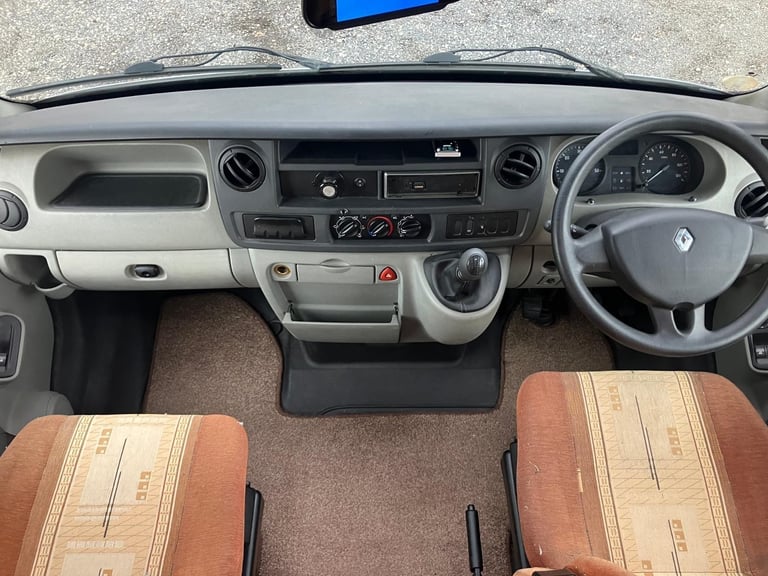 Lunar Fivestar Motorhome Fixed Bed 4 Berth 06’ Renault DCI 120 LWB