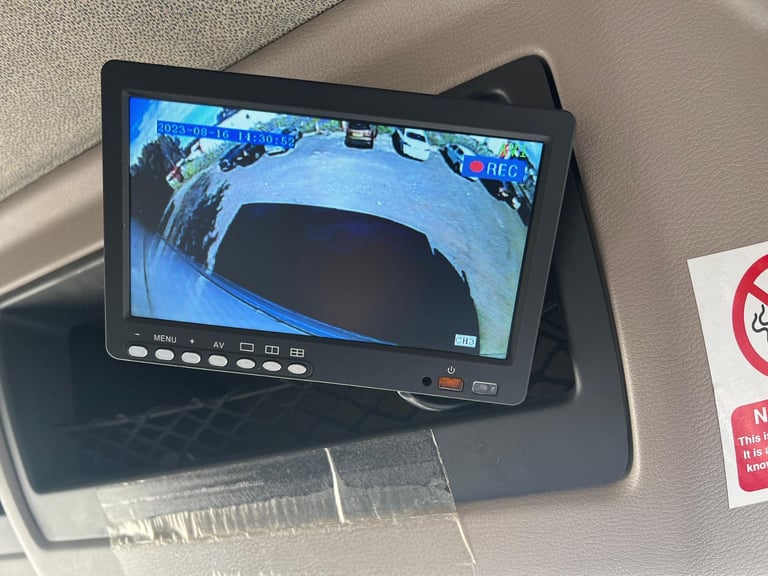 DAF TRUCKS LF 280 18 TONNE FRIDGE U/FLOOR LIFT 