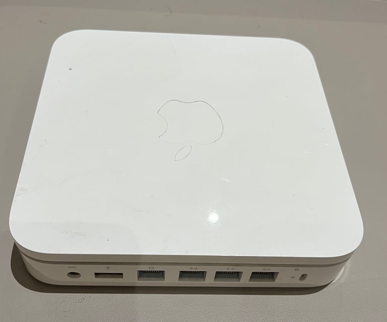 AirPort Extreme Base Station 802.11n (1st Generation)