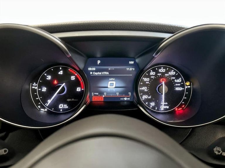 2019 Alfa Romeo Giulia 2.2 TD Tecnica Auto Euro 6 (s/s) 4dr Automatic Saloon Diesel Automatic