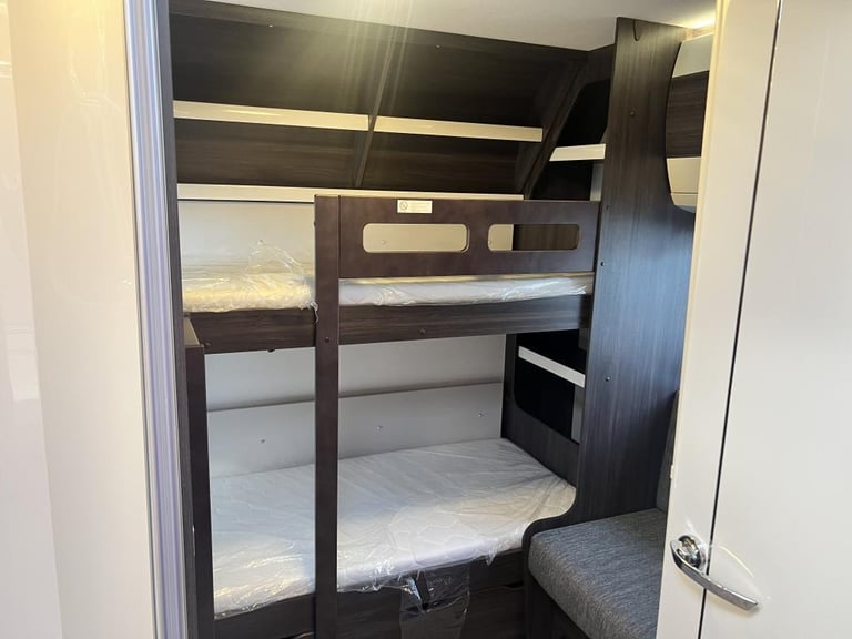 2024 HOBBY PRESTIGE 720 KWFU 6 Berth fixed bunk beds