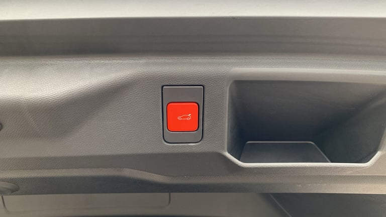 2025 Peugeot 5008 1.2 HYBRID GT SUV 5dr Petrol Hybrid e-DSC6 Euro 6 (s/s) (136 ps) SUV Hybrid Aut...