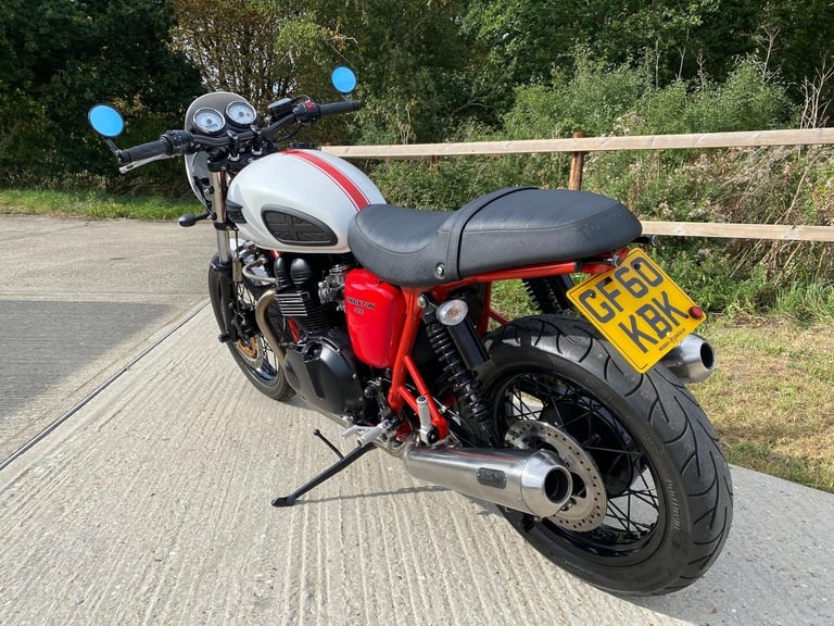 TRIUMPH BONNEVILLE THRUXTON 900, 2010, 3,545 MILES, ARROW EXHAUSTS, LOVELY BIKE