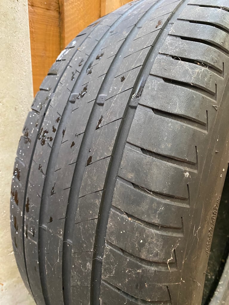 4x part worn Audi Bridgestone tyres 