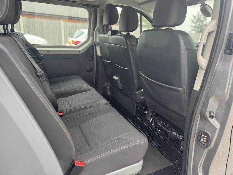 2019 Vauxhall Vivaro 1.6 CDTi 2900 BiTurbo ecoTEC Limited Edition Nav Crew Van Double Cab 5dr Di ...