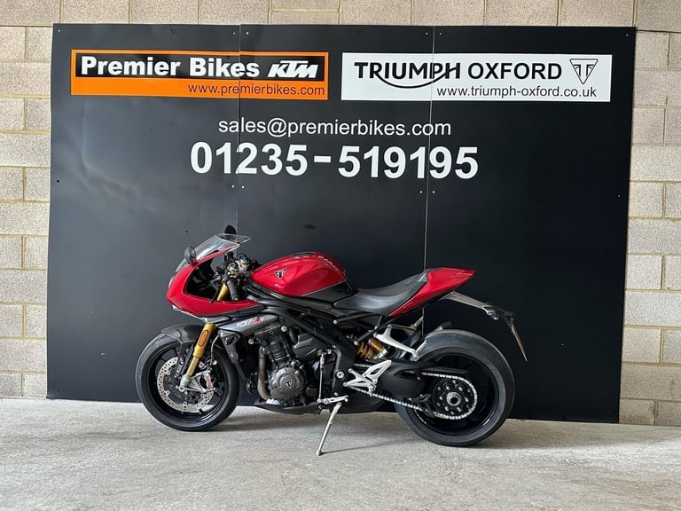 Stunning Low Mileage 2021/71 Triumph Speed Triple 1200 RR Motorcycle 