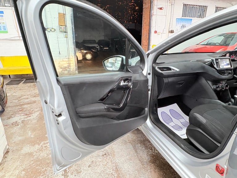 2013 Peugeot 208 1.4 e-HDi Active 5dr EGC HATCHBACK Diesel Automatic