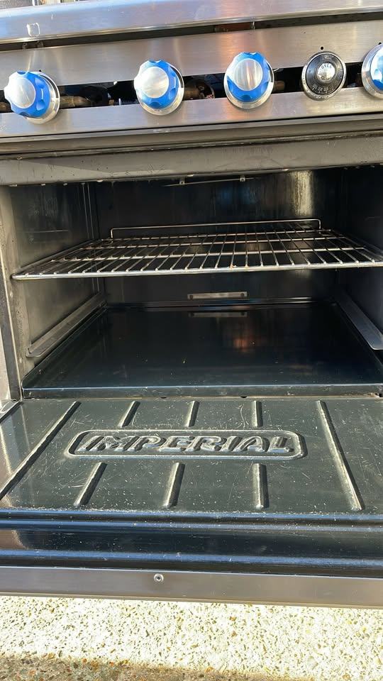 Commercial Natural Gas Imperial Six Burner Range Oven With Heavy Duty Castors