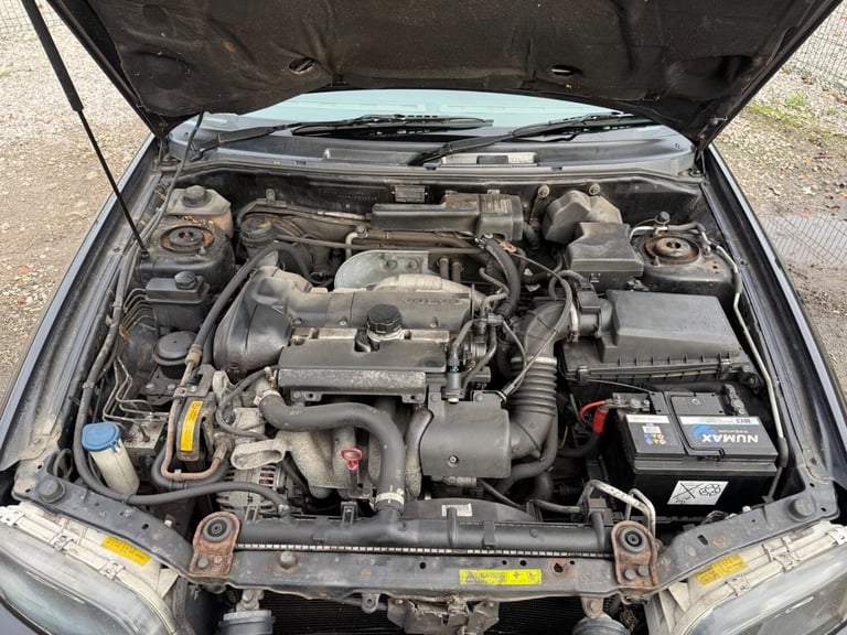 2003 Volvo S40 1.8 S 4dr [122bhp] SALOON PETROL Manual